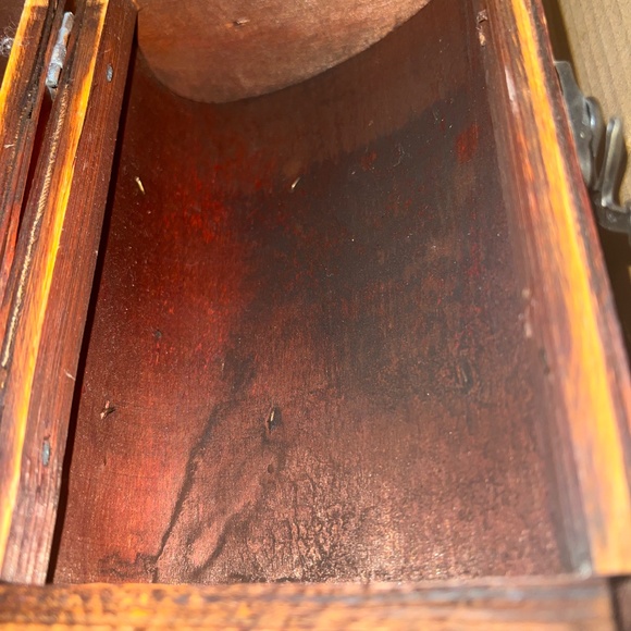 Vintage Wooden Small Purse with Metal Closure - Picture 7 of 15